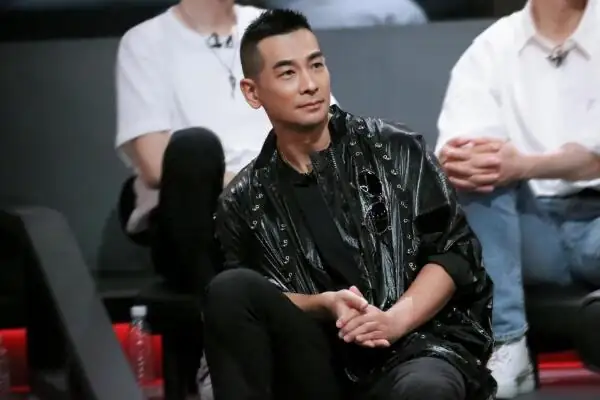 抱拳礼的正确手势是什么样的?男子抱拳礼的正确手势?-第11张图片-波音达百科