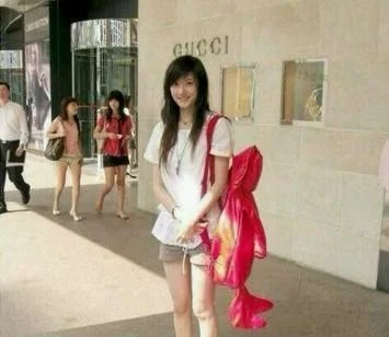 美国最恐怖的女生照片哪里最恐怖(美国最恐怖的照片答案)-第5张图片-波音达百科