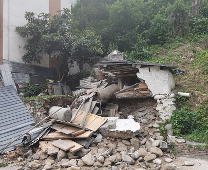 四川雅安芦山地震资料(四川雅安芦山地震中感人的事和发生的时间)-第2张图片-波音达百科