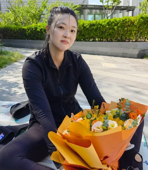 排球女神惠若琪宣布产女,晒出一家三口合照,她的产后状态如何?-第25张图片-波音达手游百科