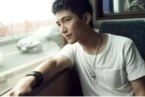 陈楚生翻唱了有哪些歌曲?列举陈楚生唱过的所有歌曲-第8张图片-波音达百科