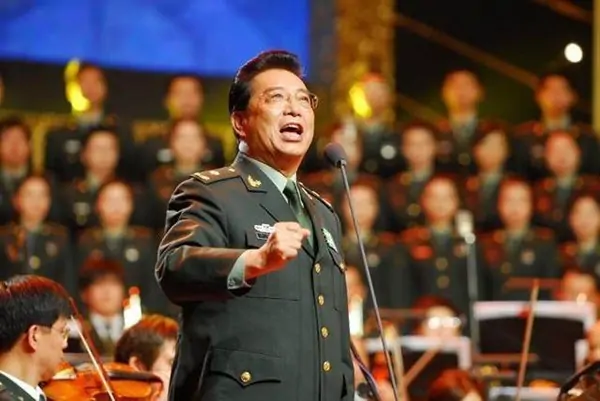 李双江儿子李贺近况(李双江的儿子李贺在哪个单位工作?)-第2张图片-波音达手游百科