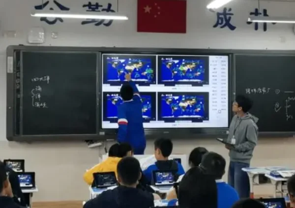 语文书上最诡异的地方(语文书上的恐怖图鬼故事 语文书上有鬼的地方有哪些)-第4张图片-波音达百科