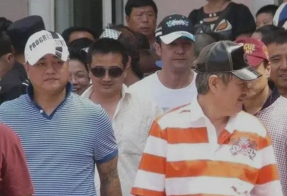 扛着boss拼下限txt到最新一更-第5张图片-波音达百科