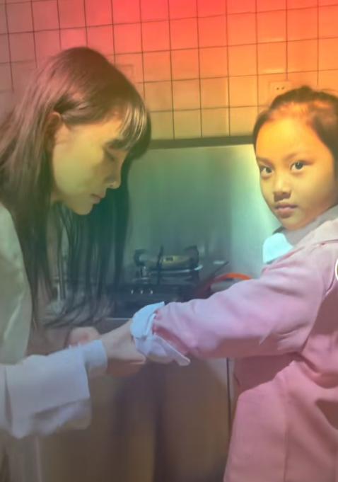 李小璐是谁的女儿(李小璐女儿多大)-第1张图片-波音达百科