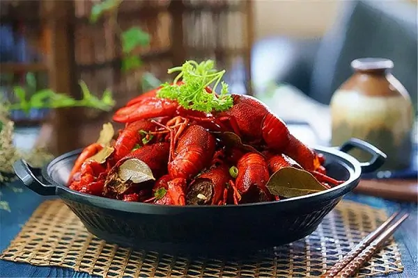 麻辣小龙虾是什么地方的菜 麻辣小龙虾是哪里的菜系呢-第10张图片-波音达百科