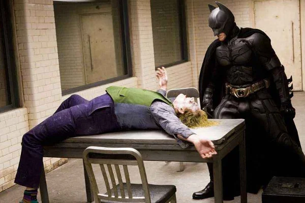 蝙蝠侠:开战时刻高清完整版电影(蝙蝠侠:开战时刻高清完整版下载地址)-第4张图片-波音达百科