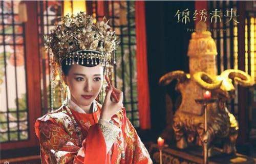 唐嫣产后首次复出和杨幂同框,为何全程没有交流?-第14张图片-波音达百科