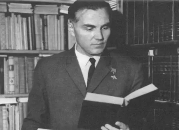 读苏霍姆林斯基的《苏霍姆林斯基选集》有感(苏霍姆林斯基选集的介绍)-第2张图片-波音达百科