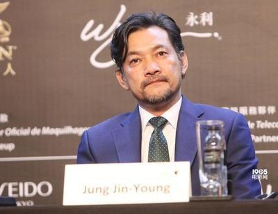 电影《2012》的简介(电影《2012》什么剧情?)-第4张图片-波音达百科