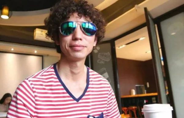 我的滑板鞋全歌词(我的滑板鞋歌词恐怖)-第5张图片-波音达百科