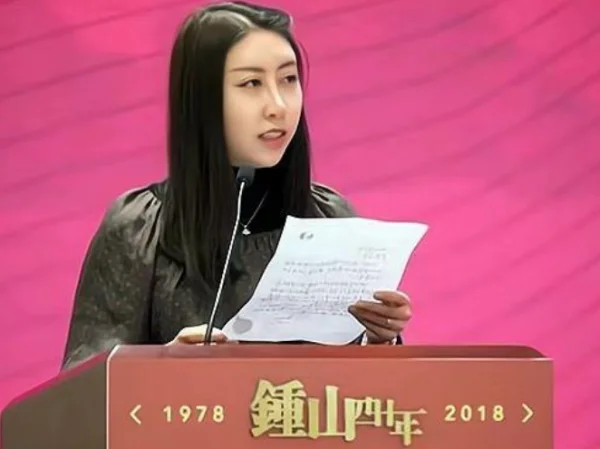 贾浅浅的12首诗原文(贾浅浅的诗是什么风格)-第7张图片-波音达百科