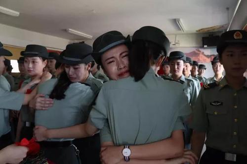 当女兵苦么?当女兵有什么好处当女兵有什么好处和坏处呢?-第3张图片-波音达百科