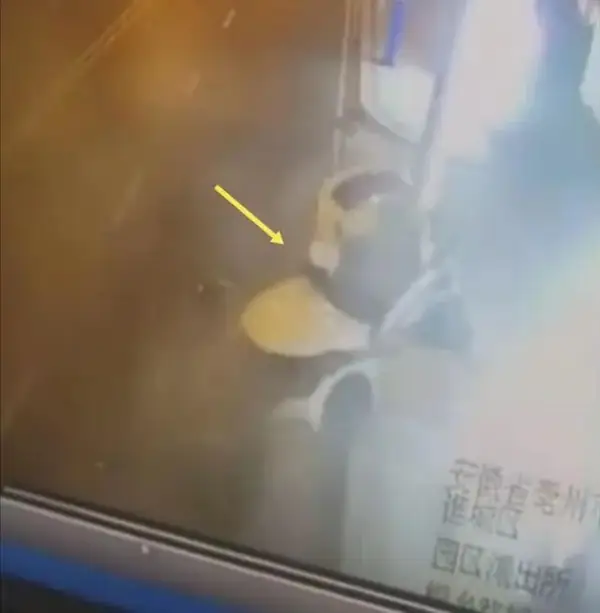 脸上的皮肤惨不忍睹,见图片(用美图秀秀叠印图片后放大惨不忍睹。怎么办?)-第6张图片-波音达百科