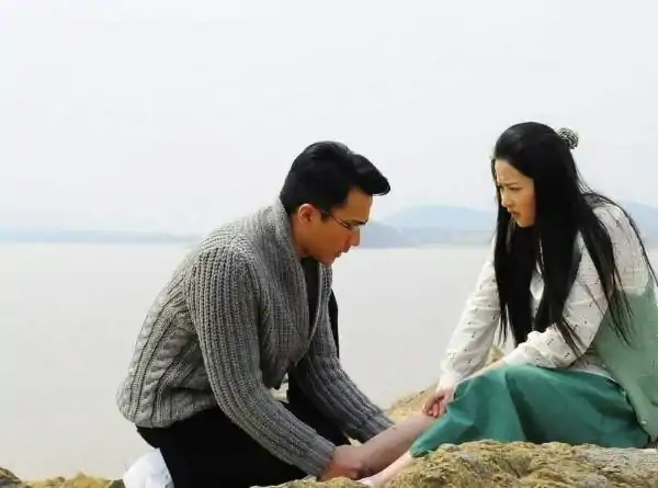 电视剧《千山暮雪》的内容是?如何评价电视剧千山暮雪?-第1张图片-波音达百科