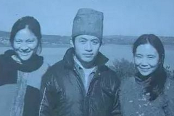 顾城是如何描写英儿身体的?顾城描写对英儿身体的写疑问-第1张图片-波音达百科