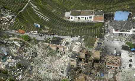 四川雅安芦山地震资料(四川雅安芦山地震中感人的事和发生的时间)-第4张图片-波音达百科