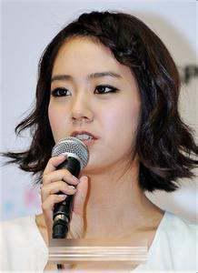 求kara组合韩胜妍的高清图片(这是kara组合,从左到又分别叫什么)-第1张图片-波音达百科