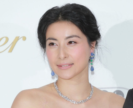 郭晶晶的眼睛怎么样了(郭晶晶眼睛怎么啦?)-第9张图片-波音达手游百科