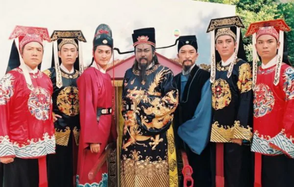 包青天和七侠五义是两部电视剧吗?-第6张图片-波音达百科