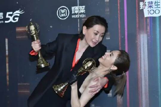 2013年深圳金钟奖什么时候开始(2013金钟奖选手唱的歌曲大全)-第1张图片-波音达百科