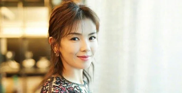 春卷容祖儿啥意思(容祖儿春卷门)-第4张图片-波音达百科