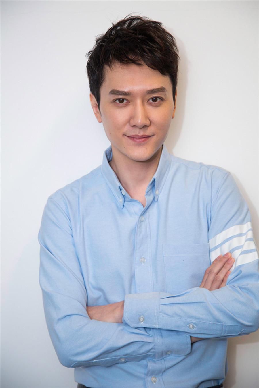 冯绍峰的爸爸是做什么的呀?冯绍峰的父亲是做什么的?-第8张图片-波音达百科