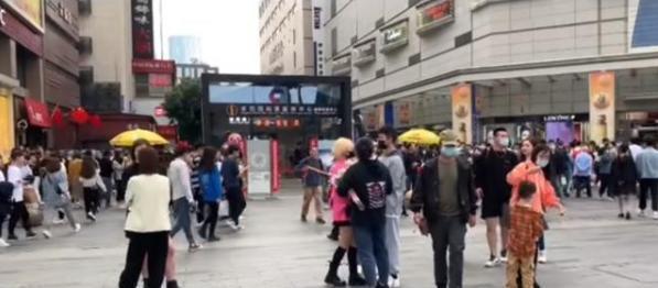 用100元买100个人大姑娘20元一个,老妇女1元一个,老太婆0.2元一个-第3张图片-波音达手游百科