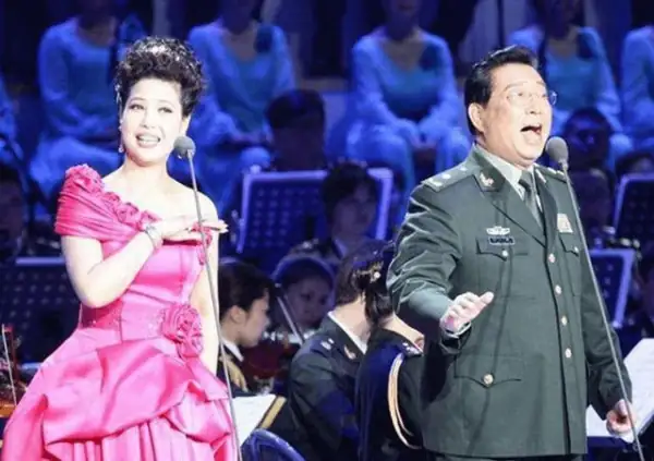 李双江儿子李贺近况(李双江的儿子李贺在哪个单位工作?)-第20张图片-波音达手游百科