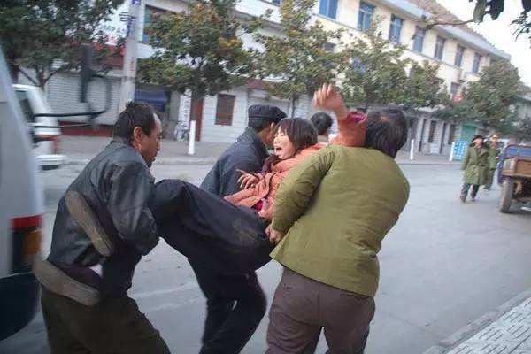 梅姨到底有多恐怖?羊城暗哨的梅姨到底是谁呀?-第15张图片-波音达百科
