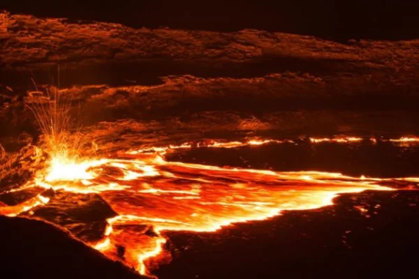 黄石公园是火山喷发形成的?如果黄石公园火山喷发哪个国家最安全-第11张图片-波音达百科