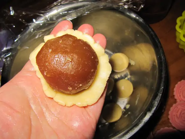莲蓉月饼中的莲蓉含量不低于多少(莲蓉月饼的莲蓉含量不低于百分之多少)-第3张图片-波音达百科