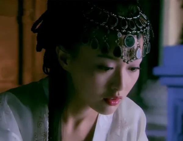 唐嫣产后首次复出和杨幂同框,为何全程没有交流?-第13张图片-波音达百科
