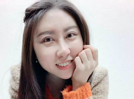 贾浅浅的12首诗原文(贾浅浅的诗是什么风格)-第2张图片-波音达百科