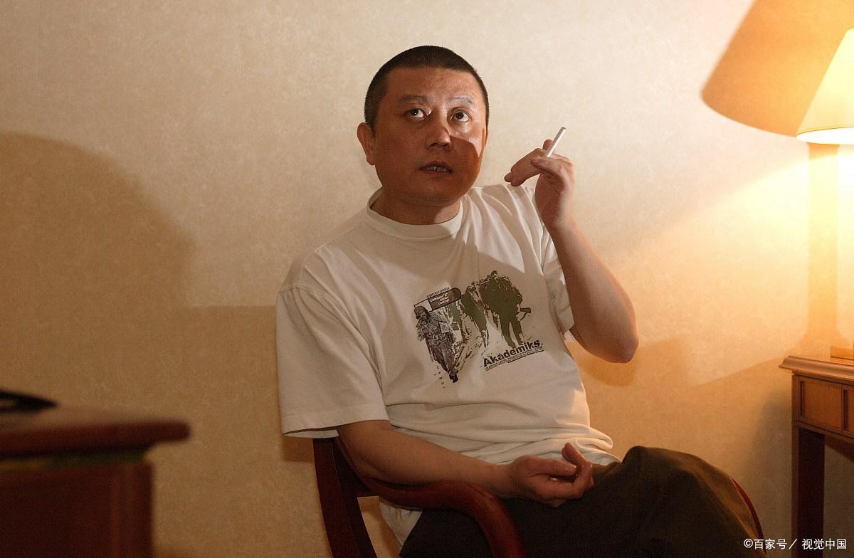央视主持人白岩松哪去了?央视主持人白岩松的工资-第4张图片-波音达百科