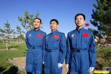 神舟七号的航天员有哪些?神舟七号航天员是谁人-第3张图片-波音达百科