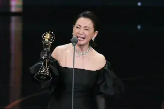 2013年深圳金钟奖什么时候开始(2013金钟奖选手唱的歌曲大全)-第3张图片-波音达百科