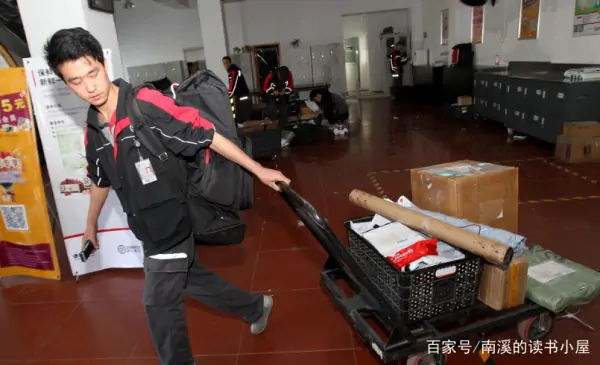博白顺丰快递员工资怎么算(孝昌顺丰快递员工资怎么算)-第2张图片-波音达百科