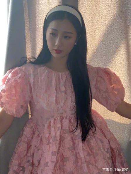 虞书欣穿的衣服贵吗(虞书欣衣服有哪些品牌?)-第17张图片-波音达百科