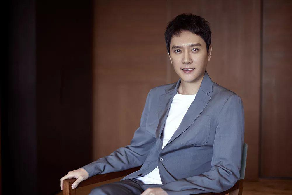 冯绍峰的爸爸是做什么的呀?冯绍峰的父亲是做什么的?-第10张图片-波音达百科