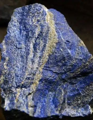 青金石的功效与作用 青金石的作用详解(青金石的作用以及功效有哪些?)-第1张图片-波音达百科