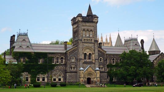多伦多大学在哪个国家 多伦多大学的简介(多伦多大学是一所怎样的大学?)-第3张图片-波音达百科