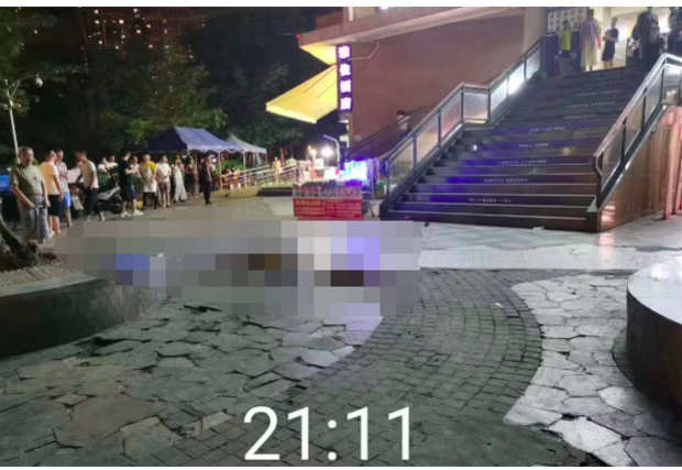 谁知道今天(9.28)的成都坠楼事件?-第2张图片-波音达百科