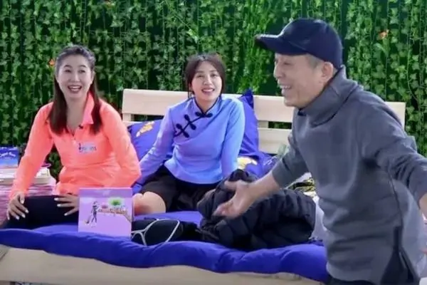 张艺谋有几个老婆,有几个孩子啊?张艺谋有几个孩子,有几个亲生的?-第7张图片-波音达百科