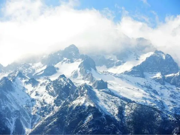 玉龙雪山游玩攻略玉龙雪山详细干货攻略(求推荐玉龙雪山游玩攻略)-第1张图片-波音达百科