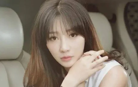 柳岩当伴娘被捉弄事件是怎么回事(柳岩的伴娘事件是怎么回事,谁能讲一下)-第8张图片-波音达百科