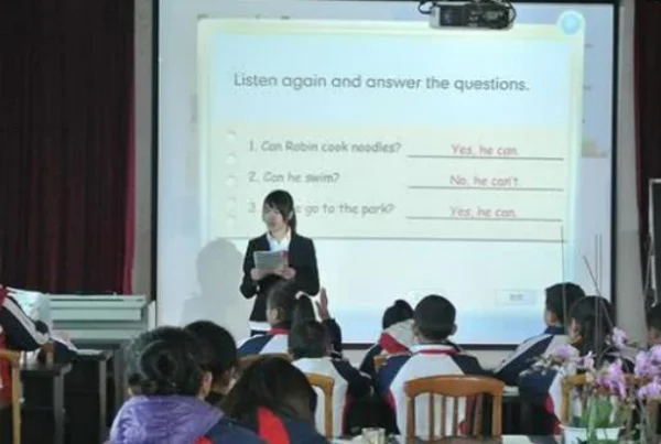 we are in here与we are here-第2张图片-波音达百科