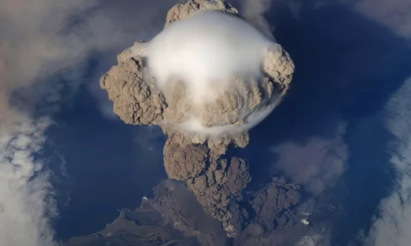 黄石公园火山爆发了怎么办(美国黄石公园火山爆发是什么时候)-第4张图片-波音达百科