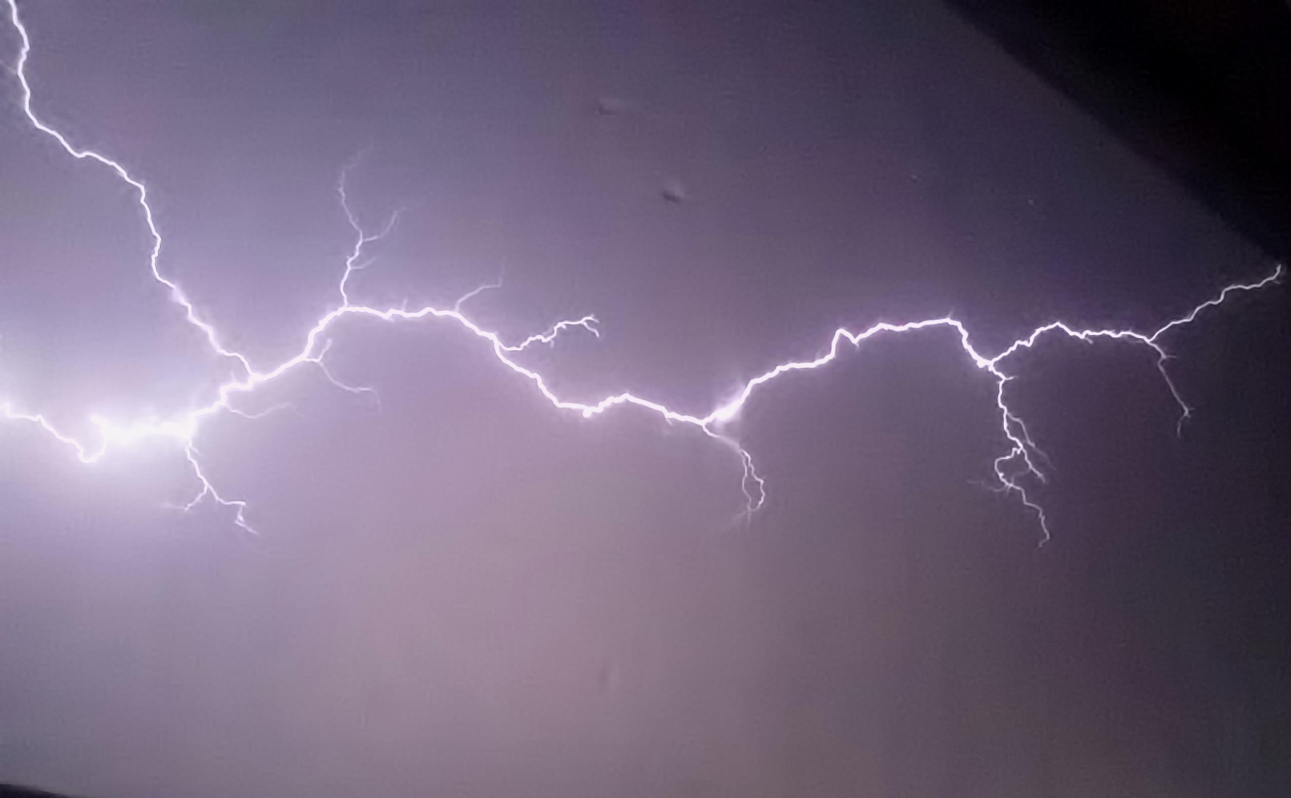 南方多地将迎大暴雨,这种天气会持续多久?-第7张图片-波音达手游百科