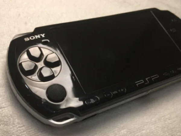 psp2000的游戏要去那里下载(psp2000自带游戏吗)-第2张图片-波音达百科